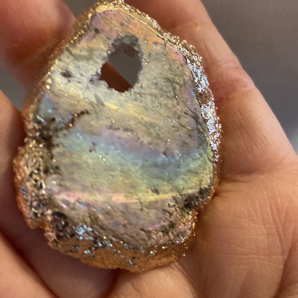 Beautiful white iridescent druzy necklace - Picture 7 of 9